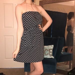 Strapless mini dress w/pockets